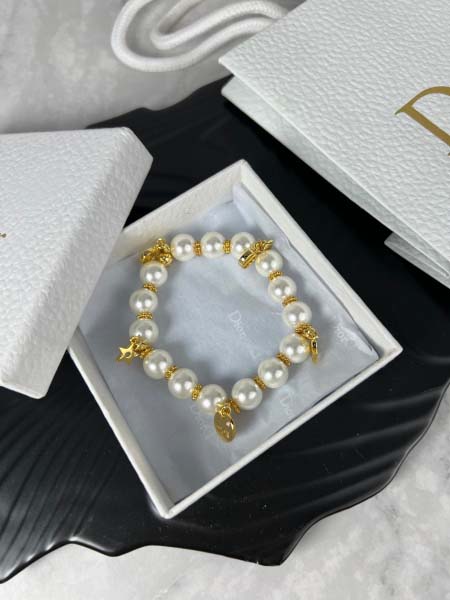 2025年9月25日入荷新品Diorブレスレットギフト/誕生日/記念品/アクセサリーxin工場