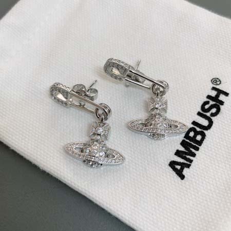 2025年9月25日入荷新品Vivienneピアスギフト/誕生日/記念品/アクセサリーxin工場