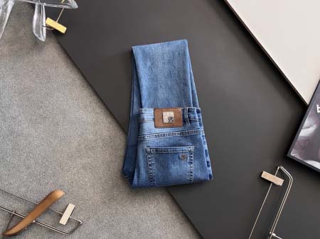 2025年9月1日入荷 新作Loeweジーパン高級なプレゼン...