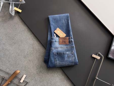 2025年9月1日入荷 新作Burberryジーパン高級なプ...