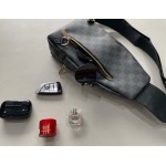 2025年9月4日入荷新作Versace /人気/本革/バッグ 人気 おすすめ 父の日 誕生日/ギフト プレゼント 結婚式男友達の誕生日プレゼント