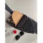 2025年9月4日入荷新作Versace /人気/本革/バッグ 人気 おすすめ 父の日 誕生日/ギフト プレゼント 結婚式男友達の誕生日プレゼント