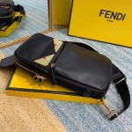 2025年9月5日入荷新作FENDI/人気/本革/バッグ 人気 おすすめ 父の日 誕生日/ギフト プレゼント 結婚式男友達の誕生日プレゼント