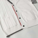 2025年9月11日入荷秋冬新作Thom Browneカーディガン高品質人気商品/誕生日プレゼント/FF工場