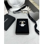 2025年9月25日入荷新品Chanelブローチギフト/誕生日/記念品/アクセサリーxin工場