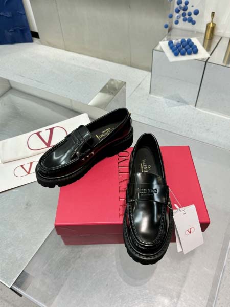 2025年10月22日入荷新作VALENTINO女性用35-42靴人気商品★/誕生日プレゼント/高品質/SL工場