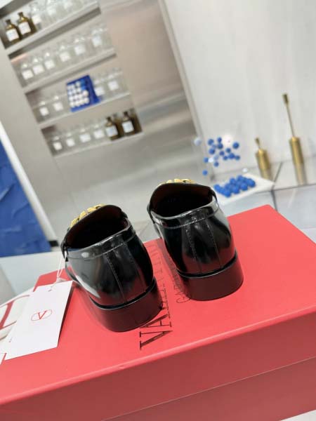 2025年10月22日入荷新作VALENTINO女性用35-42靴人気商品★/誕生日プレゼント/高品質/SL工場