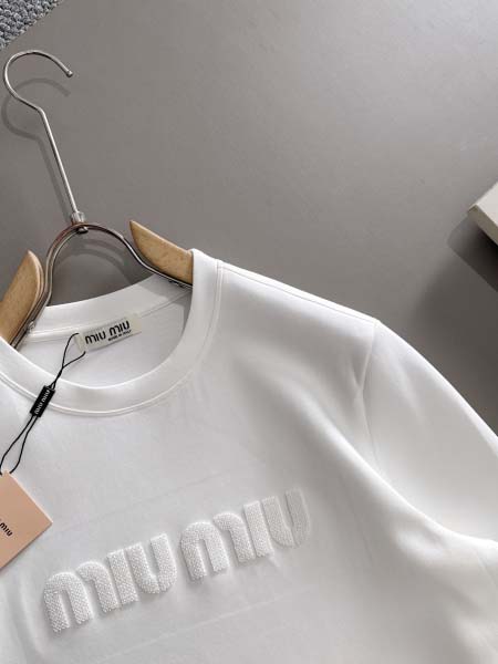 2025年10月31日秋冬新作miumiu  tシャツ高品質人気商品/LDF工場