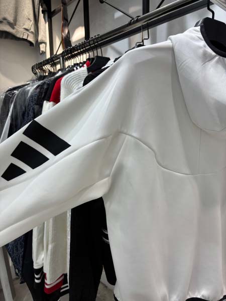 2025年10月31日秋冬新作adidas 女性パーカー高品質人気商品/LDF工場