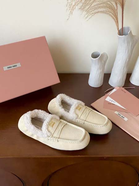 2025年10月22日入荷新作Miumiu女性用35-42靴...