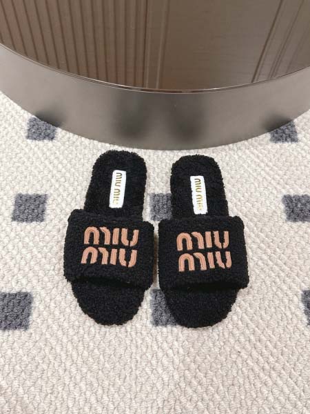 2025年10月22日入荷新作miumiu女性用35-41靴...