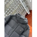 2025年10月30日秋冬新作Pradaダウンジャケット高品質人気商品/LDF工場