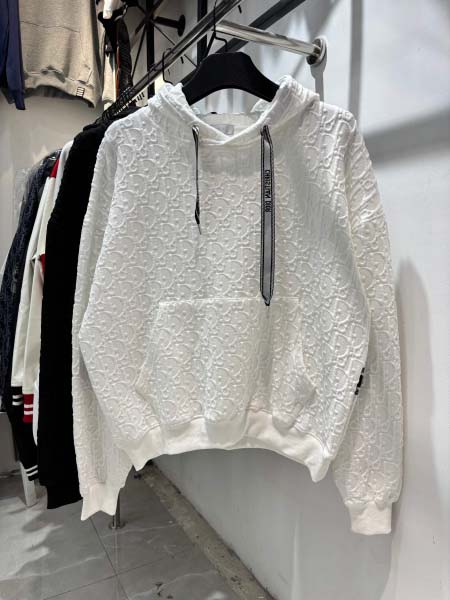 2025年10月31日秋冬新作Louis Vuittonパー...