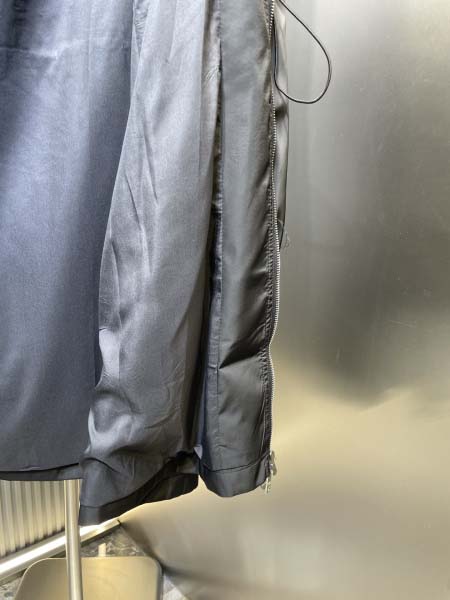 2025年11月4日秋冬新作Pradaジャケット高品質人気商品/LDF工場