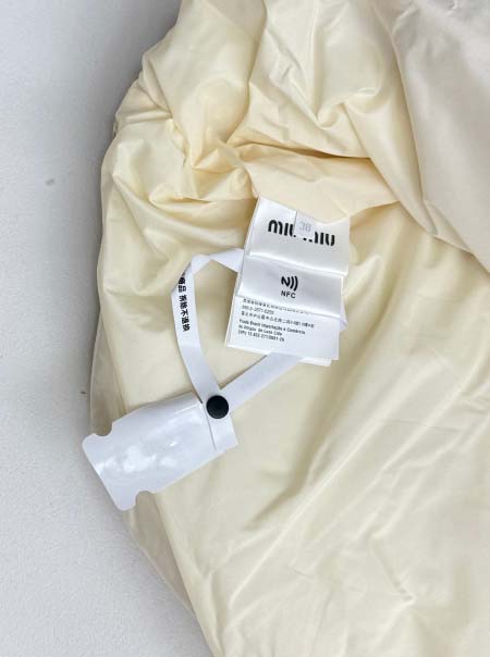 2025年11月4日秋冬新作Miumiuジャケット超厳選★入手困難高品質人気商品/LDF工場