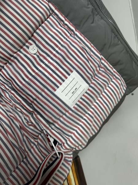 2025年11月17日秋冬新作Thom Browneダウンジャケット高品質人気商品/QIU工場