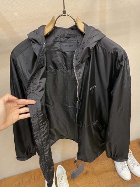 2025年11月17日秋冬新作Pradaジャケット高品質人気商品/QIU工場