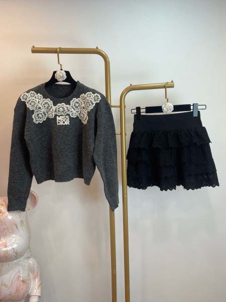 2025年11月18日入荷秋冬新作Dior ニット ファッション/誕生日プレゼント/贈り物 can工場