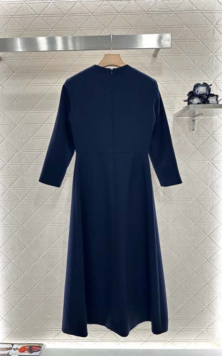 2025年11月18日入荷秋冬新作VALENTINOファッション/誕生日プレゼント/贈り物 can工場