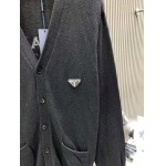 2025年11月13日秋冬新作Prada ニットカーディガン  高品質人気商品/LDF工場