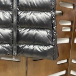 2025年11月14日秋冬新作Monclerダウンベスト高品質人気商品女性用/QIU工場