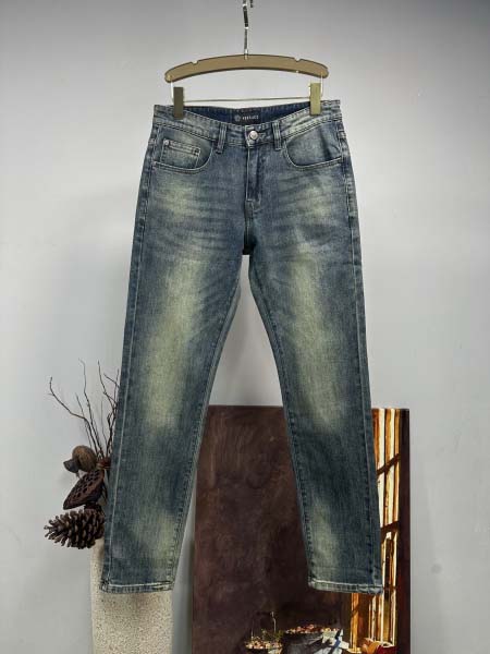 2025年11月14日秋冬新作VERSACEジーパン高品質人...