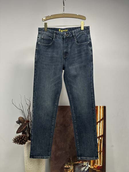 2025年11月14日秋冬新作Fendiジーパン高品質人気商...