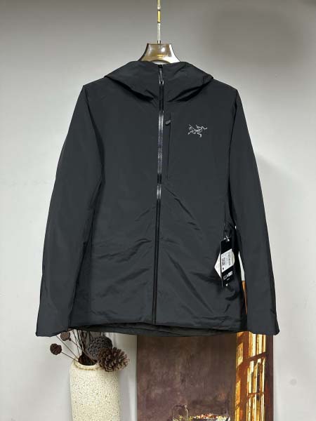 2025年11月14日秋冬新作ARCTERYXダウンジャケッ...