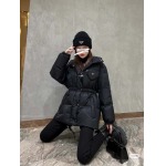 2025年11月17日秋冬新作PRADAダウンジャケット高品質人気商品女性用/QIU工場
