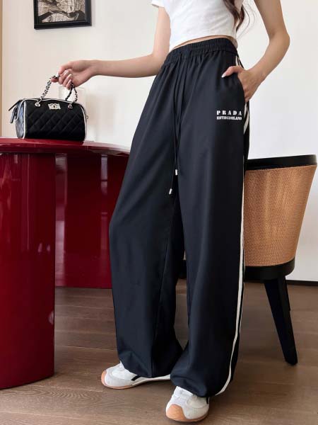 2025年11月18日入荷秋冬新作Prada ズボンファッシ...