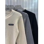 2025年11月18日入荷秋冬新作miumiu ニット/セーターファッション/誕生日プレゼント/贈り物 can工場