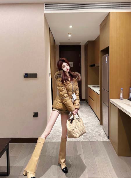 2025年11月18日入荷秋冬新作Moncler ダウンジャ...