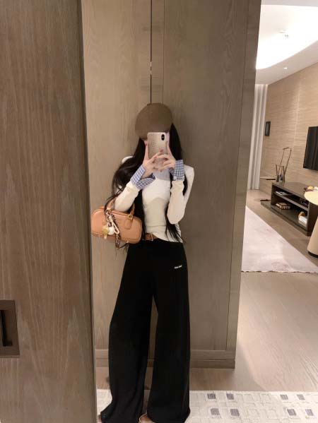 2025年11月24日入荷秋冬新作miumiu ズボン ファ...