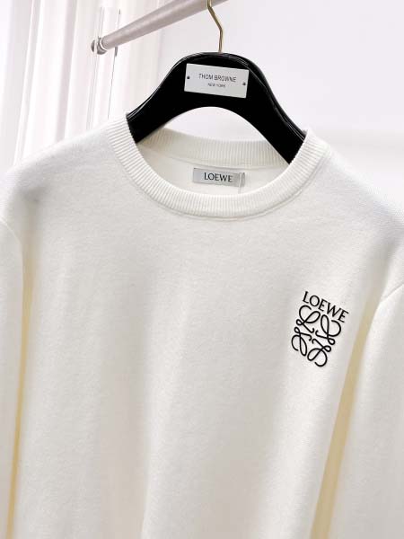 2025年12月5日入荷新作Loeweセーター ★高級品/誕生日プレゼント/OM工場