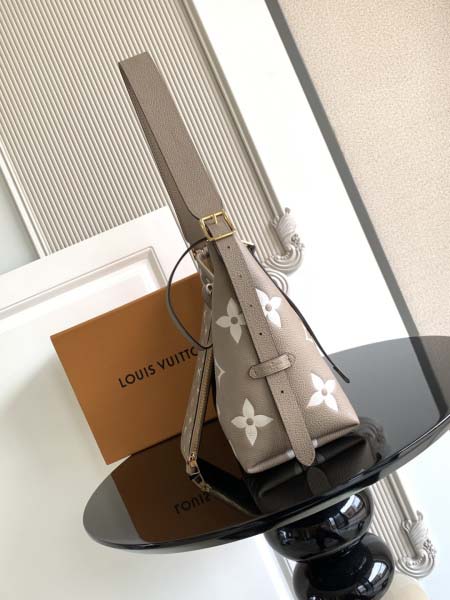2025年12月10日入荷Louis Vuitton バッグ高品質新作/誕生日プレゼント/ZC工場