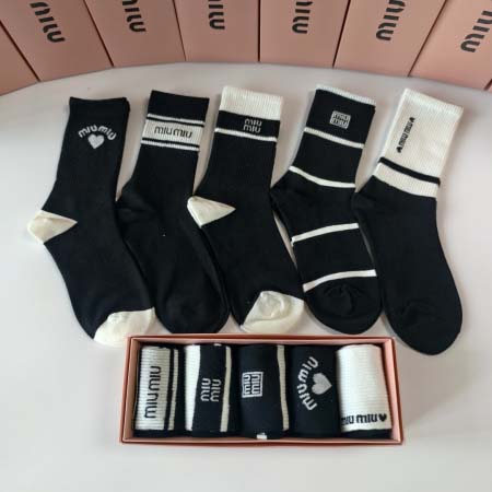 2025年12月10日入荷新品MiuMiu靴下ギフト/誕生日/記念品/アクセサリーkaka工場