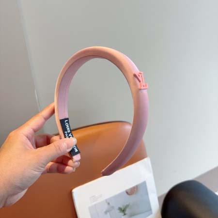 2025年12月10日入荷新品Louis Vuittonカチューシャギフト/誕生日/記念品/アクセサリーkaka工場