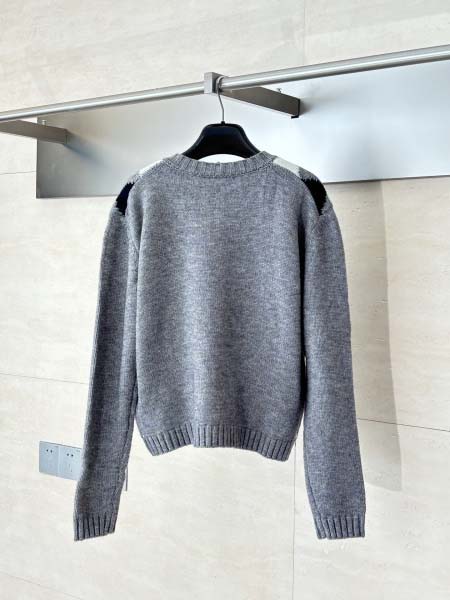 2025年12月29日秋冬新作Prada ニットカーディガン  高品質人気商品/誕生日プレゼント/FF工場