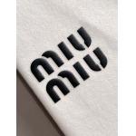 2025年12月5日入荷新作Miumiuセーター ★高級品/誕生日プレゼント/OM工場