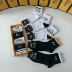 2025年12月10日入荷新品FENDI靴下ギフト/誕生日/記念品/アクセサリーkaka工場