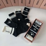 2025年12月10日入荷新品MiuMiu靴下ギフト/誕生日/記念品/アクセサリーkaka工場