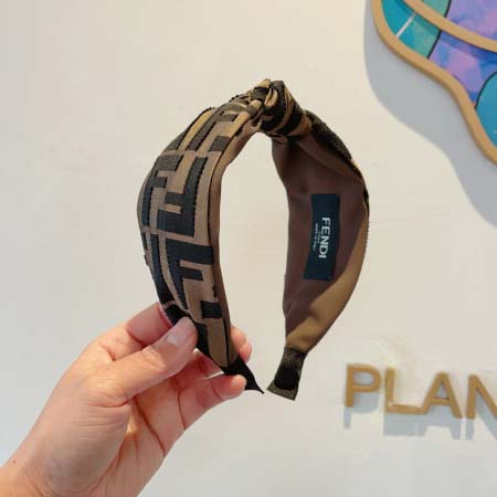 2025年12月10日入荷新品FENDIカチューシャギフト/...