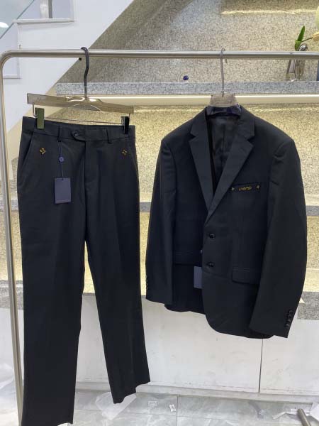 2025年12月15日入荷新作Louis Vuitton背広...