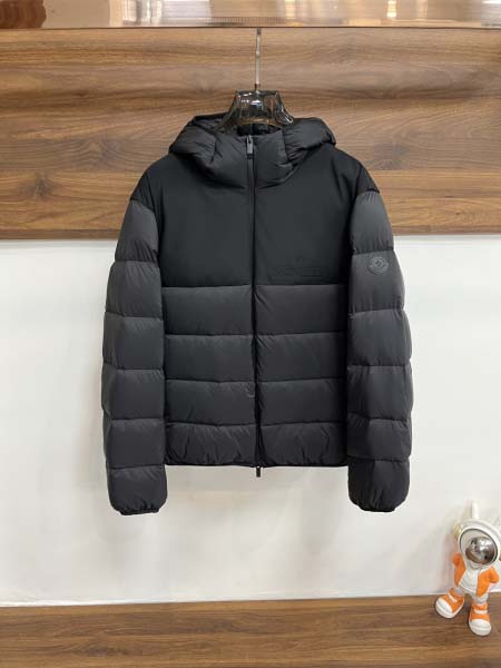 2025年12月16日入荷新作Monclerダウンジャケット...