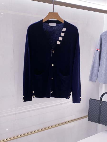2025年12月30日新作THOM BROWNE ニットカー...