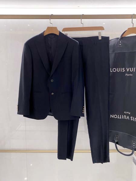2025年12月30日新作Louis Vuittoスーツのセ...