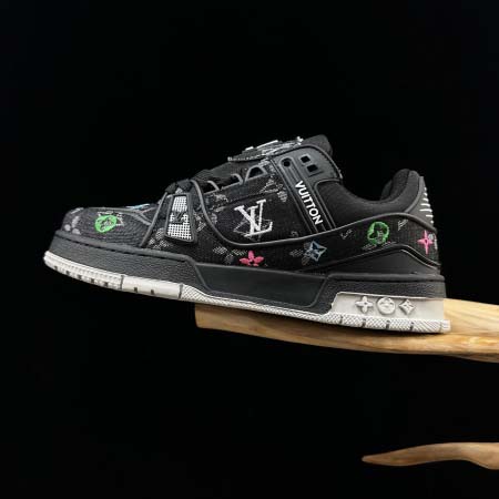 2026年1月10日入荷新品LOUIS VUITTON Trainer人気 スニーカー男女兼用/誕生日プレゼント/XH工場