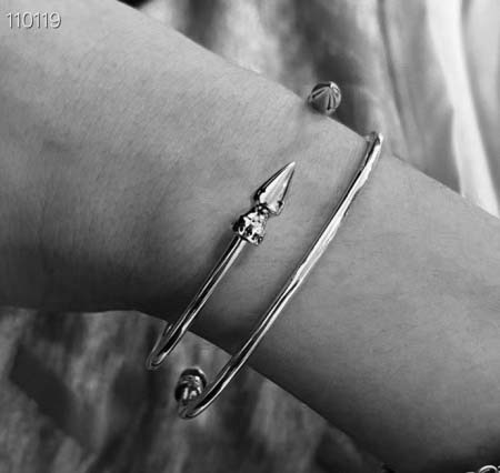 2026年1月31日入荷新品クロムハーツ腕輪/ブレスレットギフト/誕生日/記念品/アクセサリーxin工場