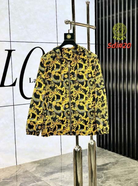 2026年1月7日VERSACE 新作ジャケット人気商品M-...