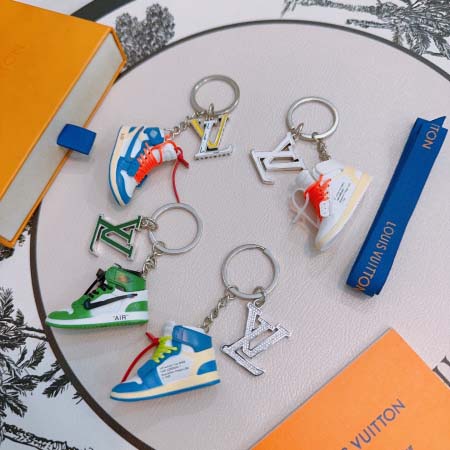 2026年2月3日入荷新品ルイヴィトン キーホルダー ギフト/誕生日/記念品/アクセサリーxin工場